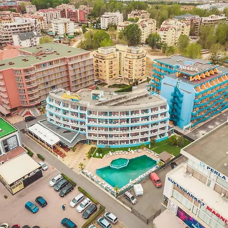 Bohemi And Free Parking 3*