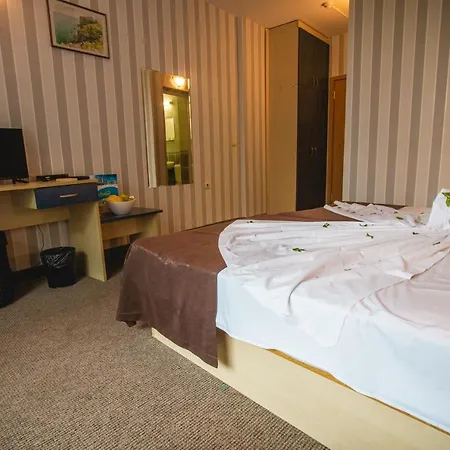 Hotel Bohemi And Free Parking Slantschew brjag